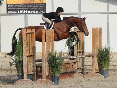 Teddi Mellencamp and Skyline owned by Edwin Arroyave Pregreen Hunters 2010 LA Preview Photo Flying Horse