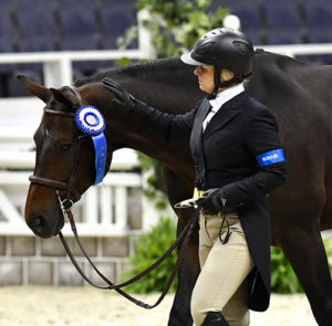 Virginia Fout and Carma 2016 Washington International Amateur Owner Hunter 3'3" Champion