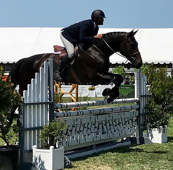 Jorge Hidalgo Duran and Charlie Boy 2018 Menlo Charity Horse Show Amateur Owner Hunter 36 & Over