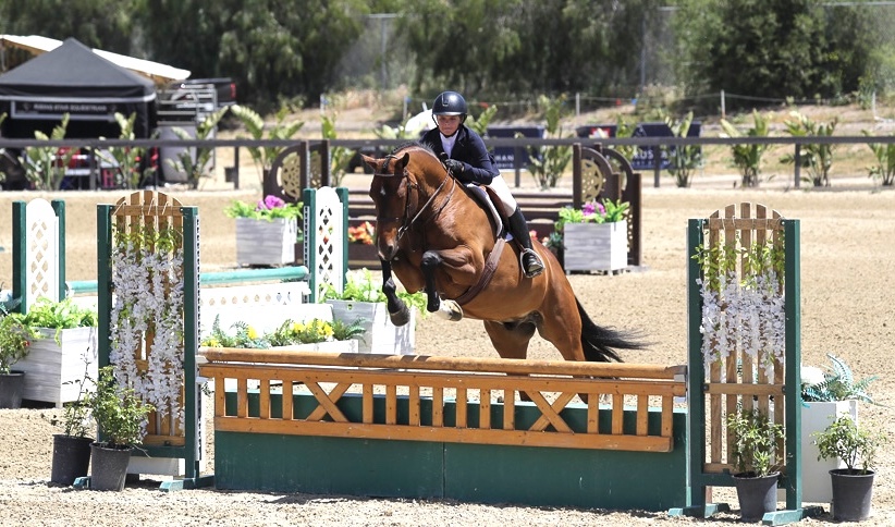 Slate Mellencamp Arroyave and Precisely Qualifying for Junior Hunter Finals at 10 years old 2023 Temecula Photo by Captured Moment Photo